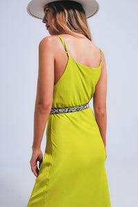 Vestido midi de lingerie verde com alças finas de cetim