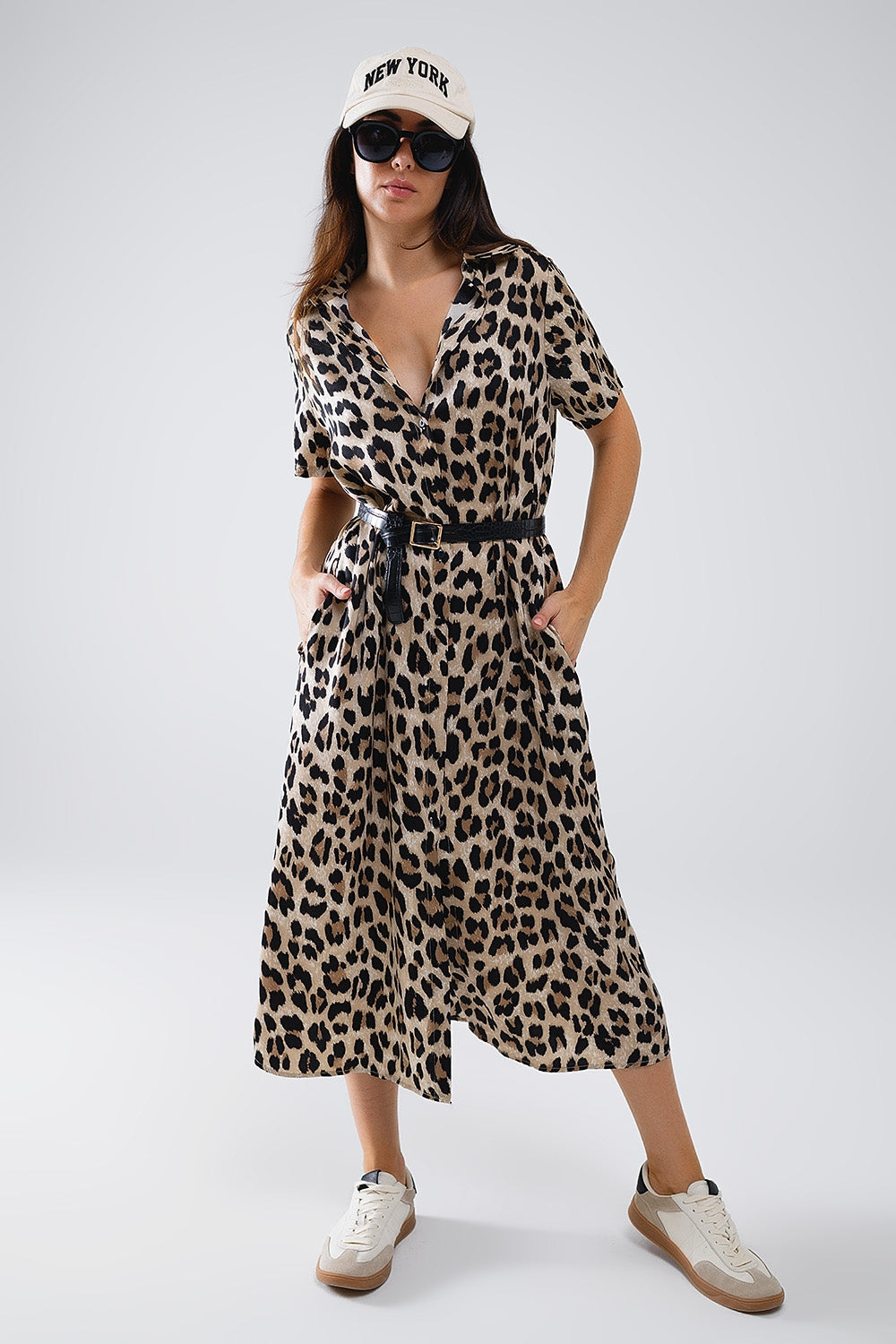 Q2 Vestido midi de manga curta com camisa e cinto em estampado leopardo