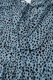 Vestido Midi em azul com estampado animal preto e mangas compridas