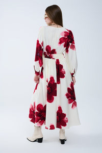 Vestido midi envolvente bege com estampado floral tropical vermelho e mangas compridas