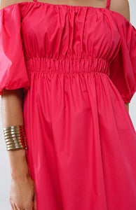 Vestido midi fuchsia com mangas curtas e alças