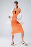 Q2 Vestido midi laranja com riscas e tiras de esparguete
