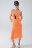 Vestido midi laranja com riscas e tiras de esparguete