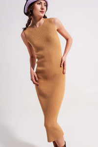 Vestido midi nervurado com decote redondo em bege