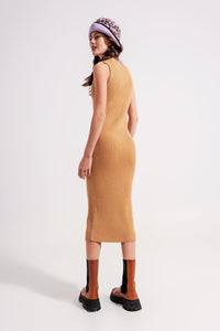 Vestido midi nervurado com decote redondo em bege
