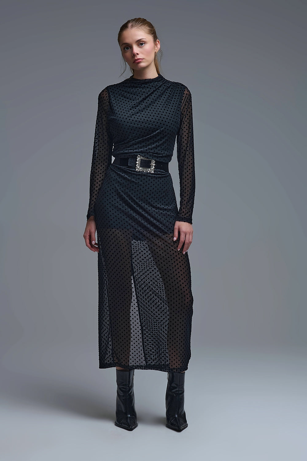 Q2 Vestido midi preto chique com bolinhas