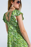 Vestido midi romântico com mangas curtas e folhos em estampado de folhas verdes