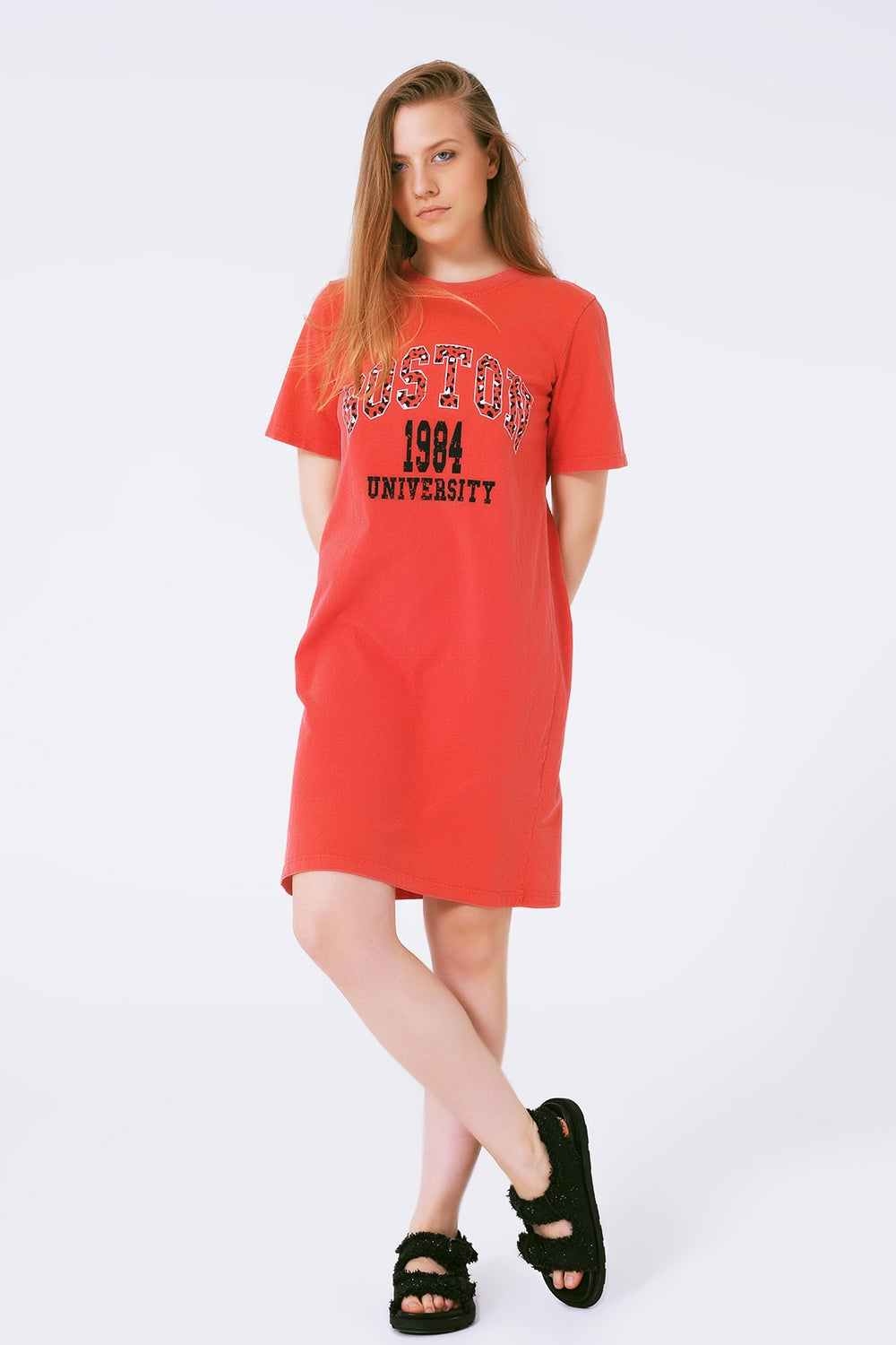 Q2 Vestido midi vermelho estilo camiseta Boston 1984 Universidade