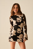 vestido mini de chiffon preto com brocado floral