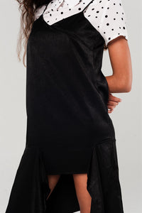 Vestido preto bainha assimétrica