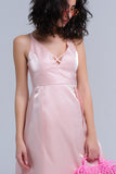 Vestido rosa com fitas cruzadas