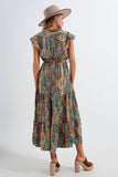 Vestido semi-longo com estampado de paisley e rufos na bainha em verde