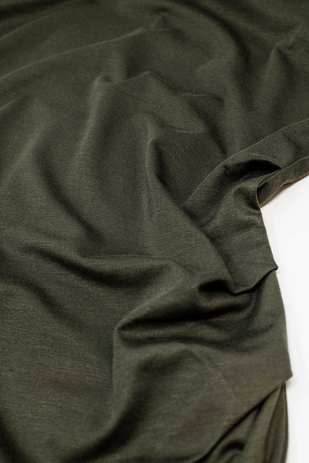 Vestido tencel elástico cáqui sem mangas