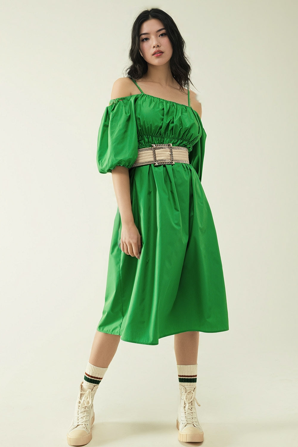 Q2 Vestido verde Midi com mangas curtas e alças