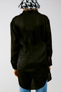 Camisa de botão de manga comprida de cetim preto