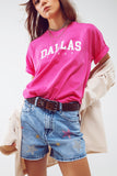 Q2 Camiseta com texto Dallas Texas em fúcsia