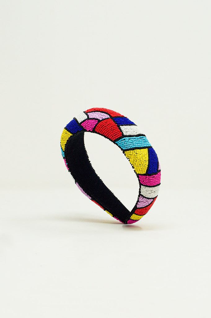 Tiara de contas coloridas