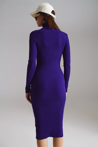 Vestido de malha midi bodycon com gola alta em roxo