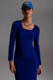 Vestido de malha midi com decote quadrado em azul