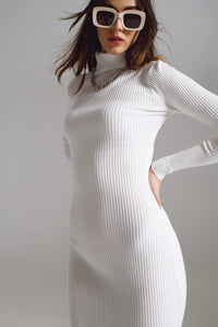 Vestido Midi Bodycon de Tricô com Gola Alta em Branco