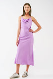 Vestido midi de cetim com decote drapeado em lila