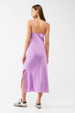 Vestido midi de cetim com decote drapeado em lila